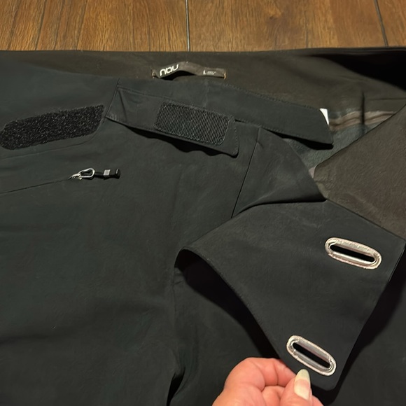 nau ‘Asylum’ Hardshell Performance Waterproof Snow Pants - Picture 7 of 16